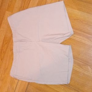 Women's size 18W Senxcover shorts.